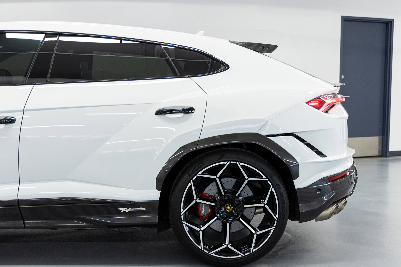 Used 2024 Lamborghini Urus Performante image 15