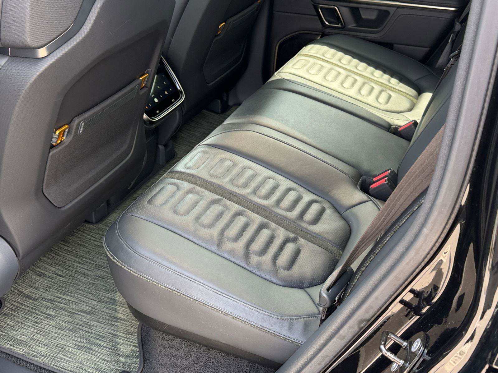 Used 2022 Rivian R1T Adventure image 48