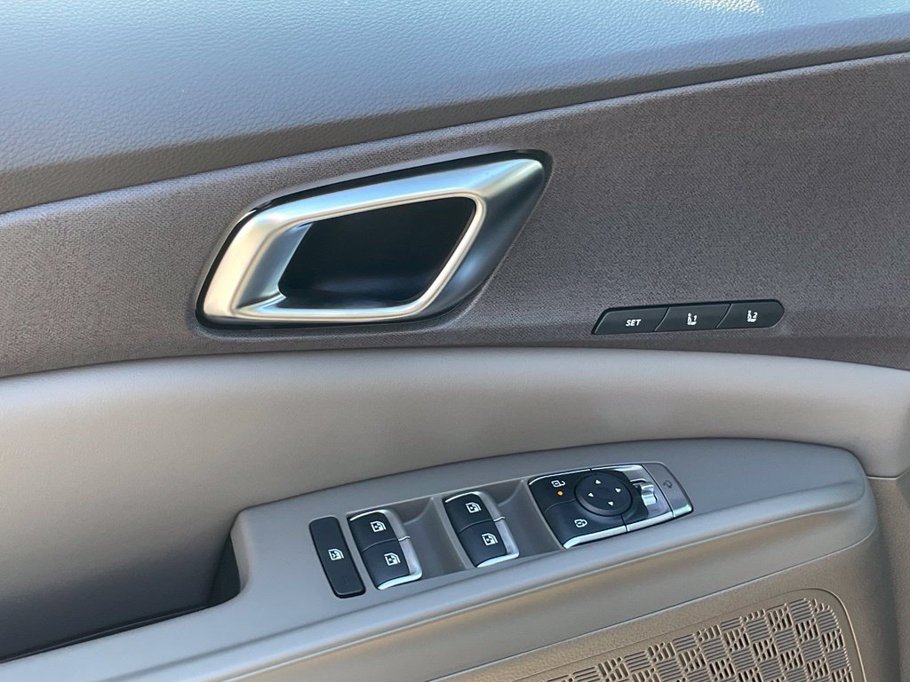 New 2027 Kia Carnival EX FWD image 11