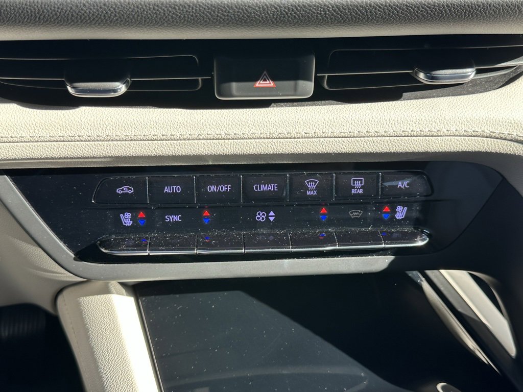 Used 2021 Buick Envision Avenir image 28