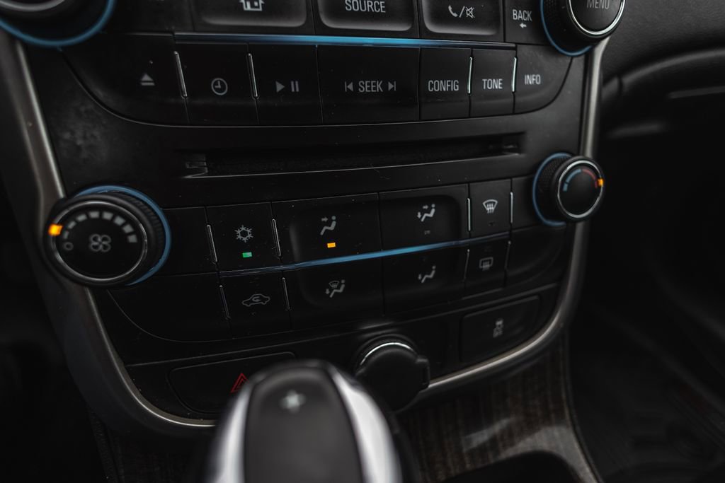Used 2015 Chevrolet Malibu LT w/ Power Convenience Package FWD image 15