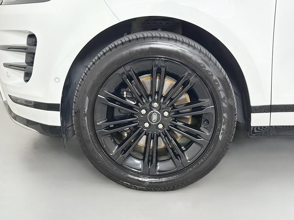 Used 2026 Land Rover Range Rover Evoque Dynamic SE AWD/4WD image 33