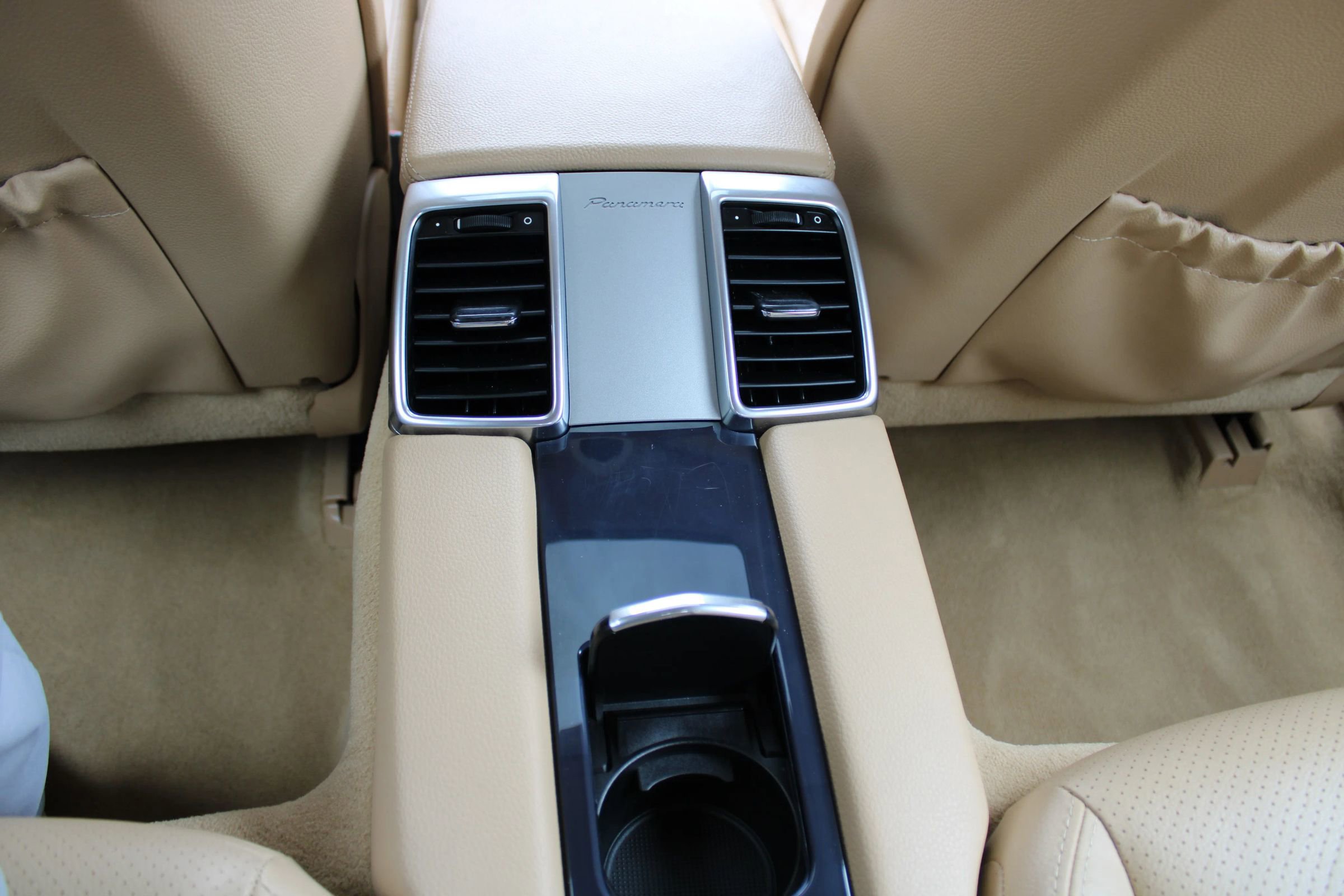 Used 2012 Porsche Panamera 4 image 24