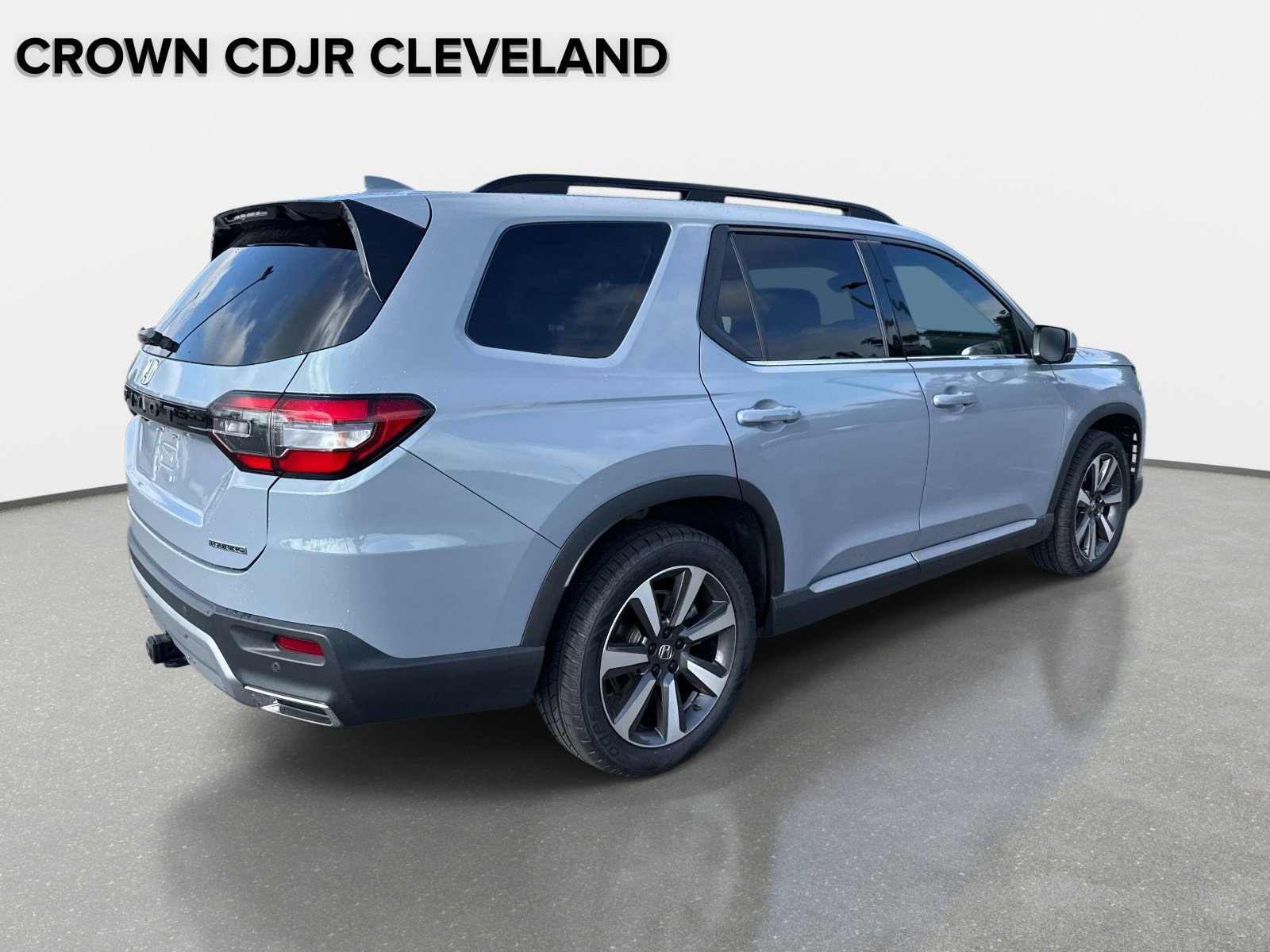 Used 2024 Honda Pilot Touring image 4