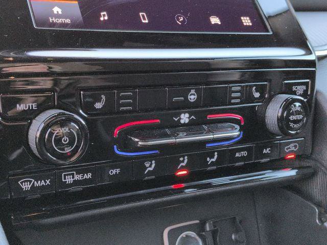 Certified 2024 Jeep Grand Cherokee Altitude image 20