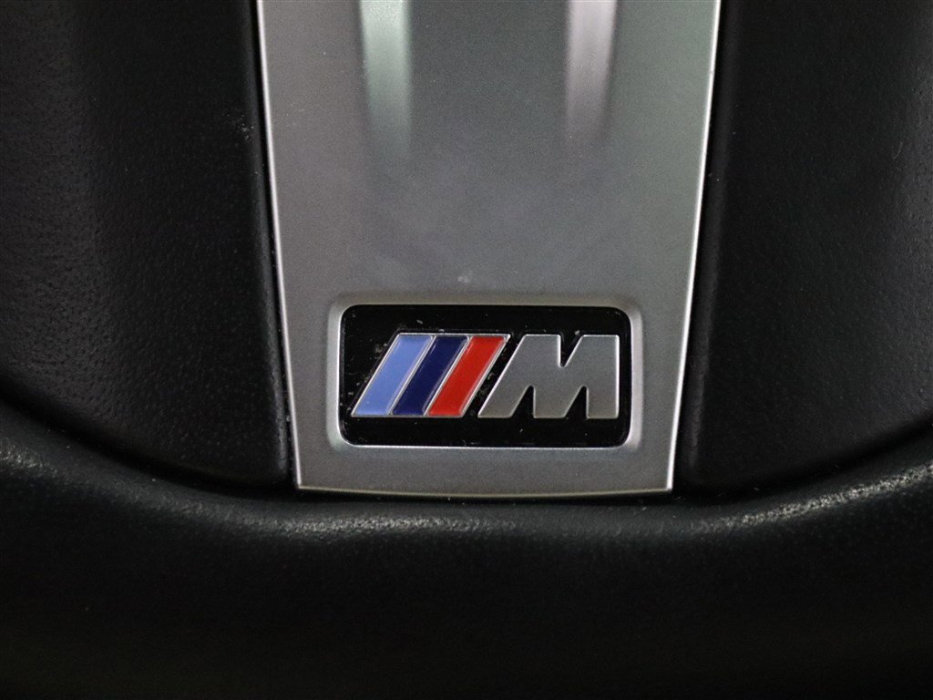 Used 2022 BMW M550i xDrive w/ Executive Package image 35