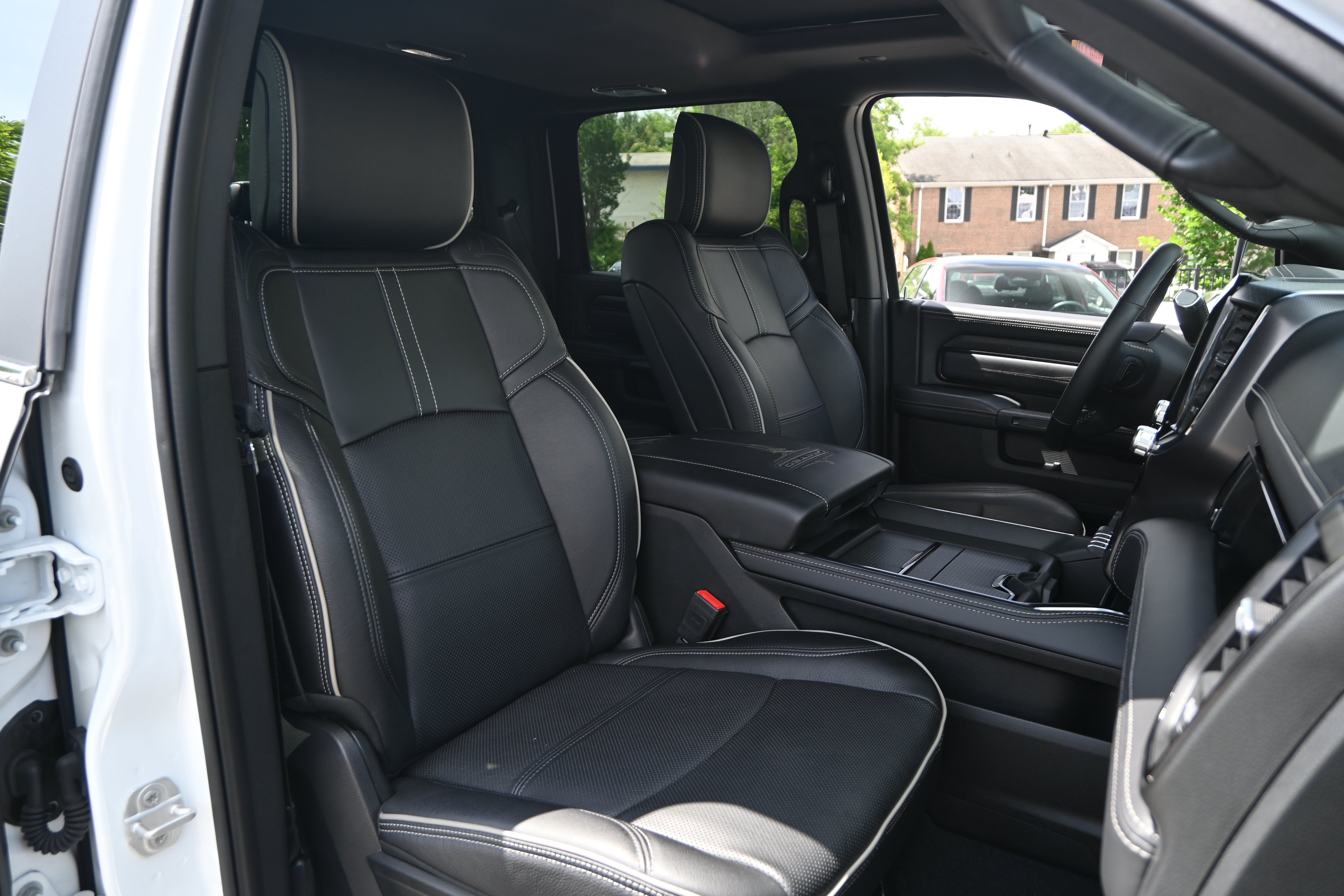 Used 2024 RAM 2500 Limited AWD/4WD image 36