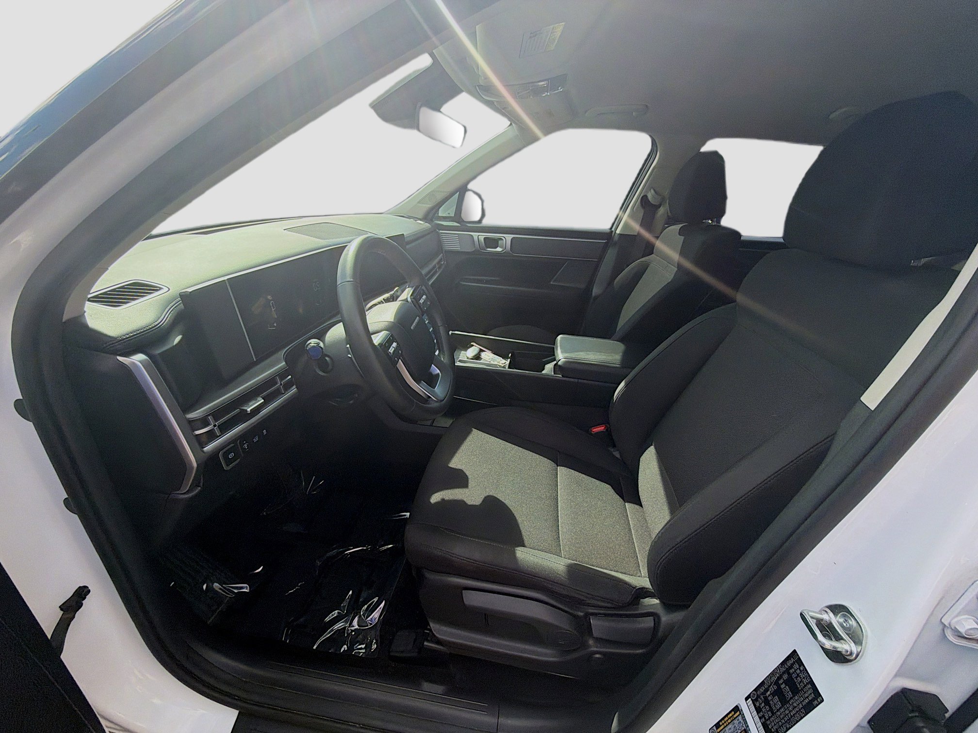 Used 2025 Hyundai Santa Fe SE FWD image 16