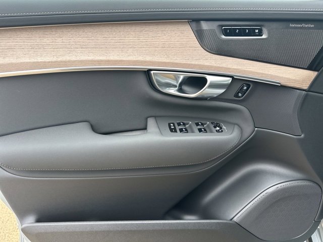 New 2026 Volvo XC90 B6 Plus w/ Protection Package Premier image 13