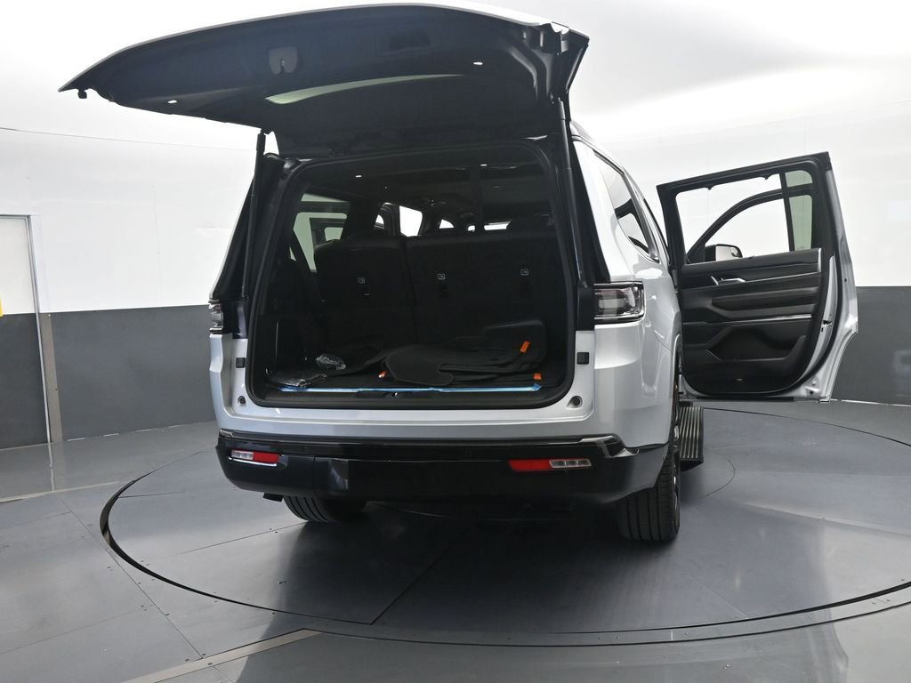 Used 2024 Jeep Grand Wagoneer Series II w/ Quick Order Packagew 28T image 38