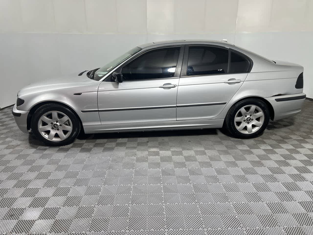 Used 2005 BMW 325i Sedan RWD image 5
