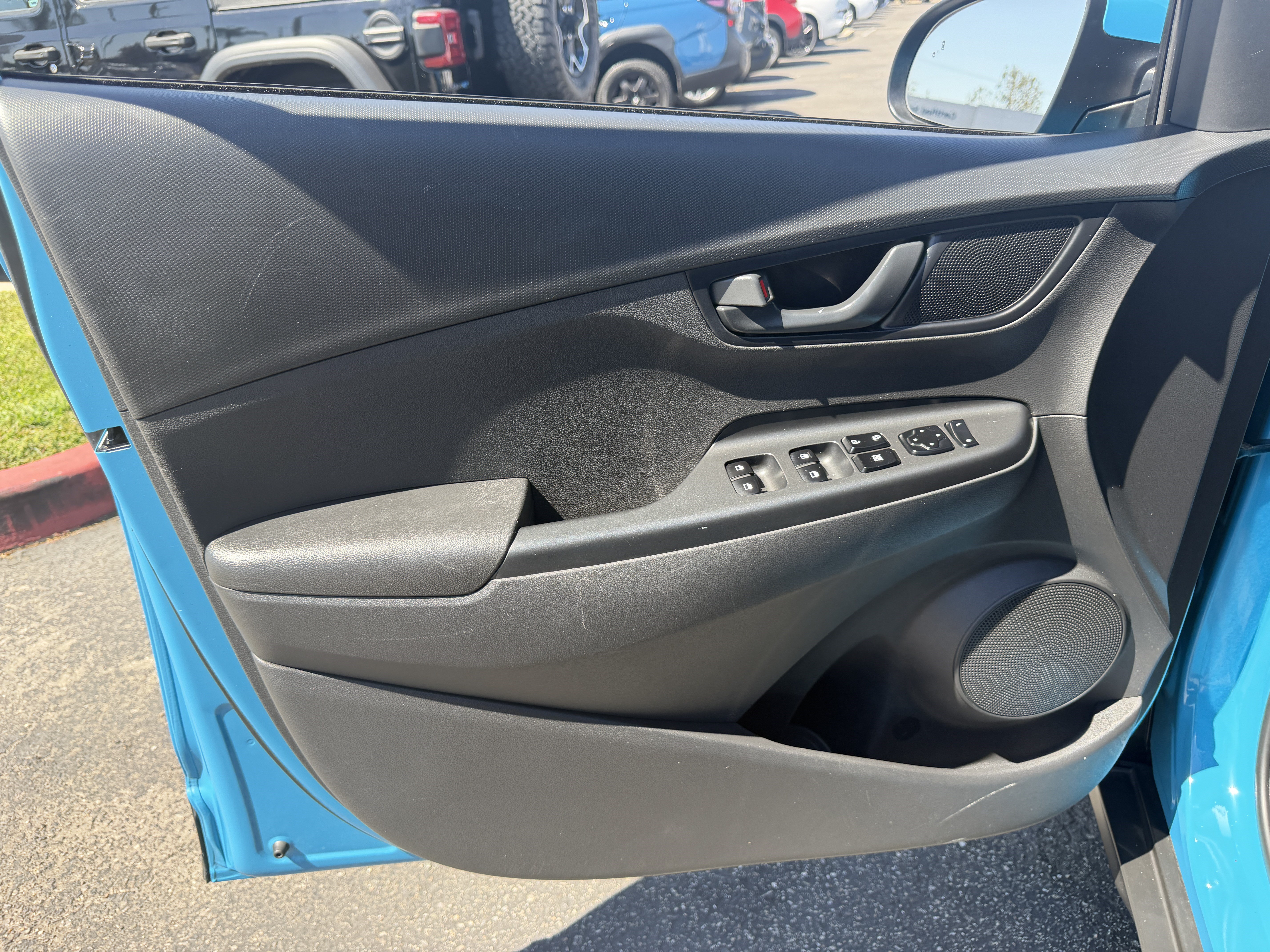 Used 2022 Hyundai Kona SEL w/ Cargo Package AWD/4WD image 13