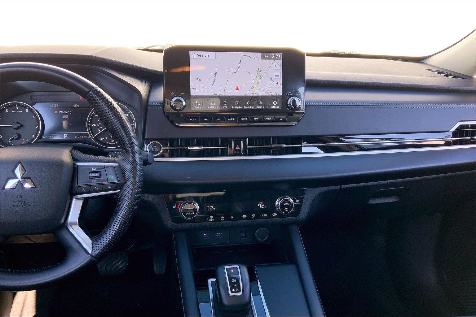 Used 2024 Mitsubishi Outlander SE image 6