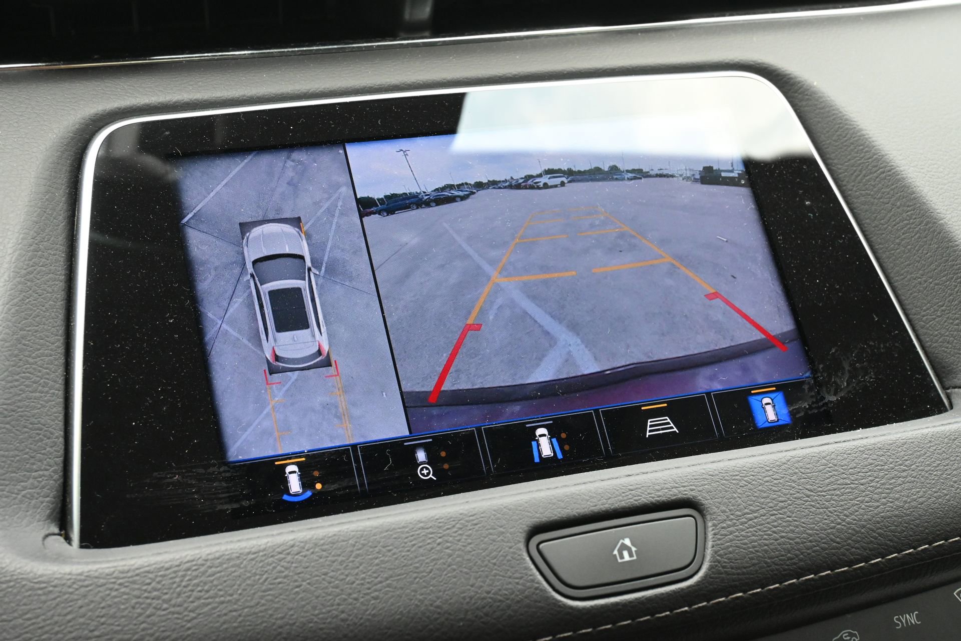 Used 2022 Cadillac XT4 Premium Luxury w/ Enhanced Visibility Package FWD image 13