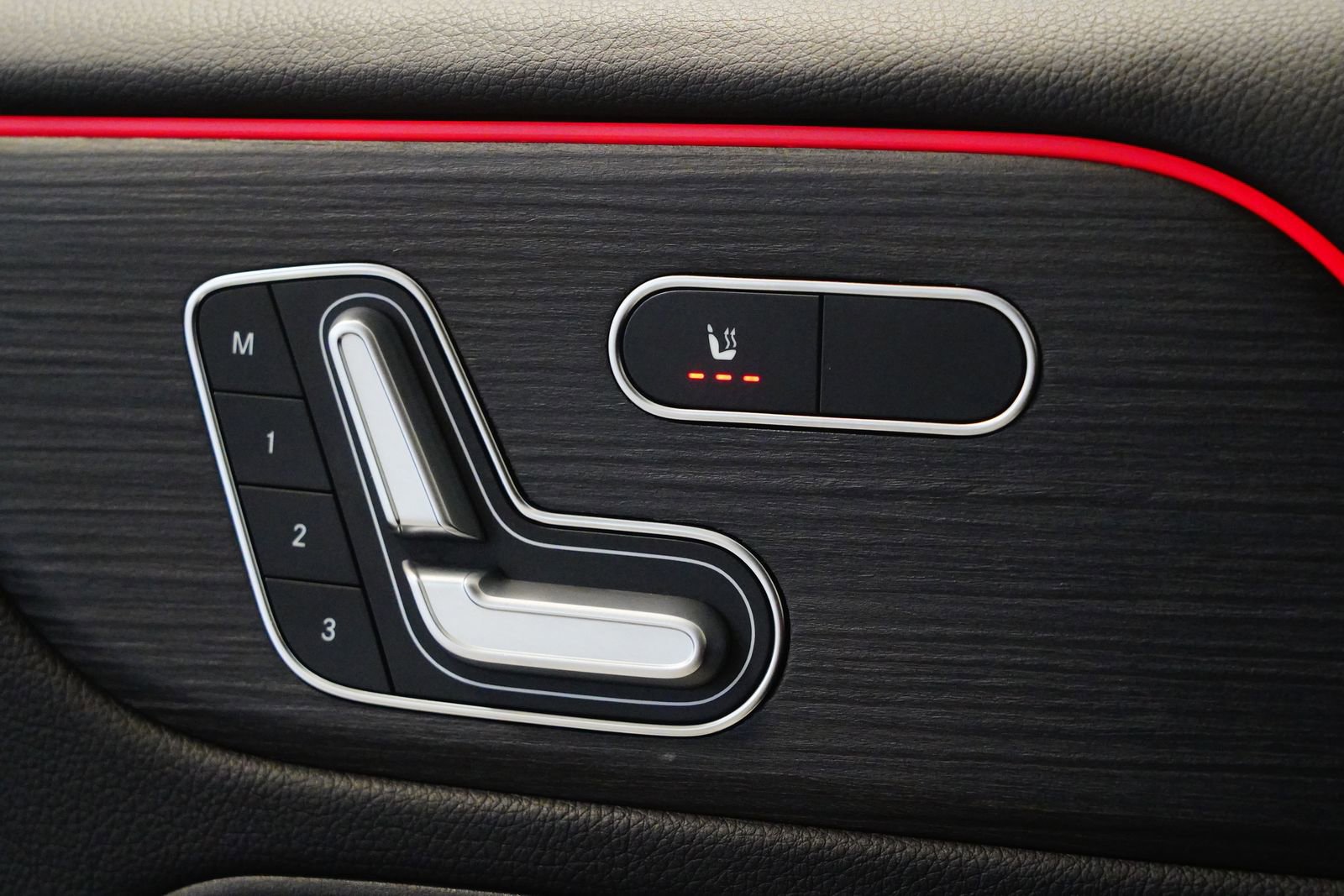 Used 2023 Mercedes-Benz GLB 250 4MATIC image 26