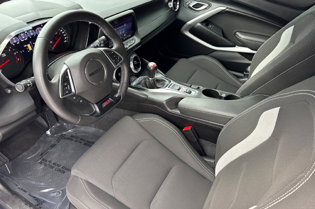 Used 2019 Chevrolet Camaro SS RWD image 3