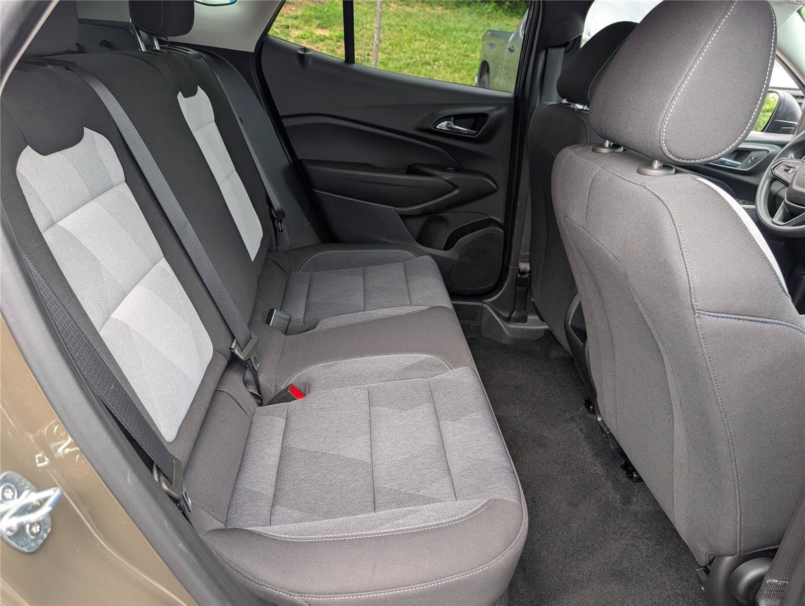 Used 2024 Chevrolet Trax LS FWD image 11