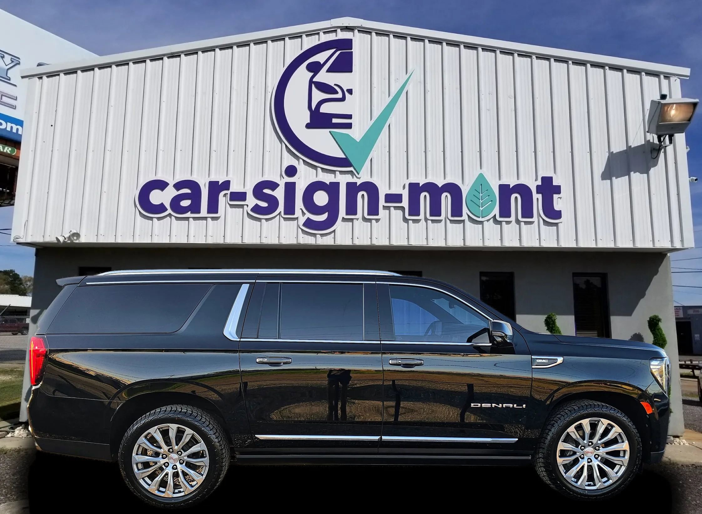 Used 2022 GMC Yukon XL Denali w/ Denali Premium Package image 6