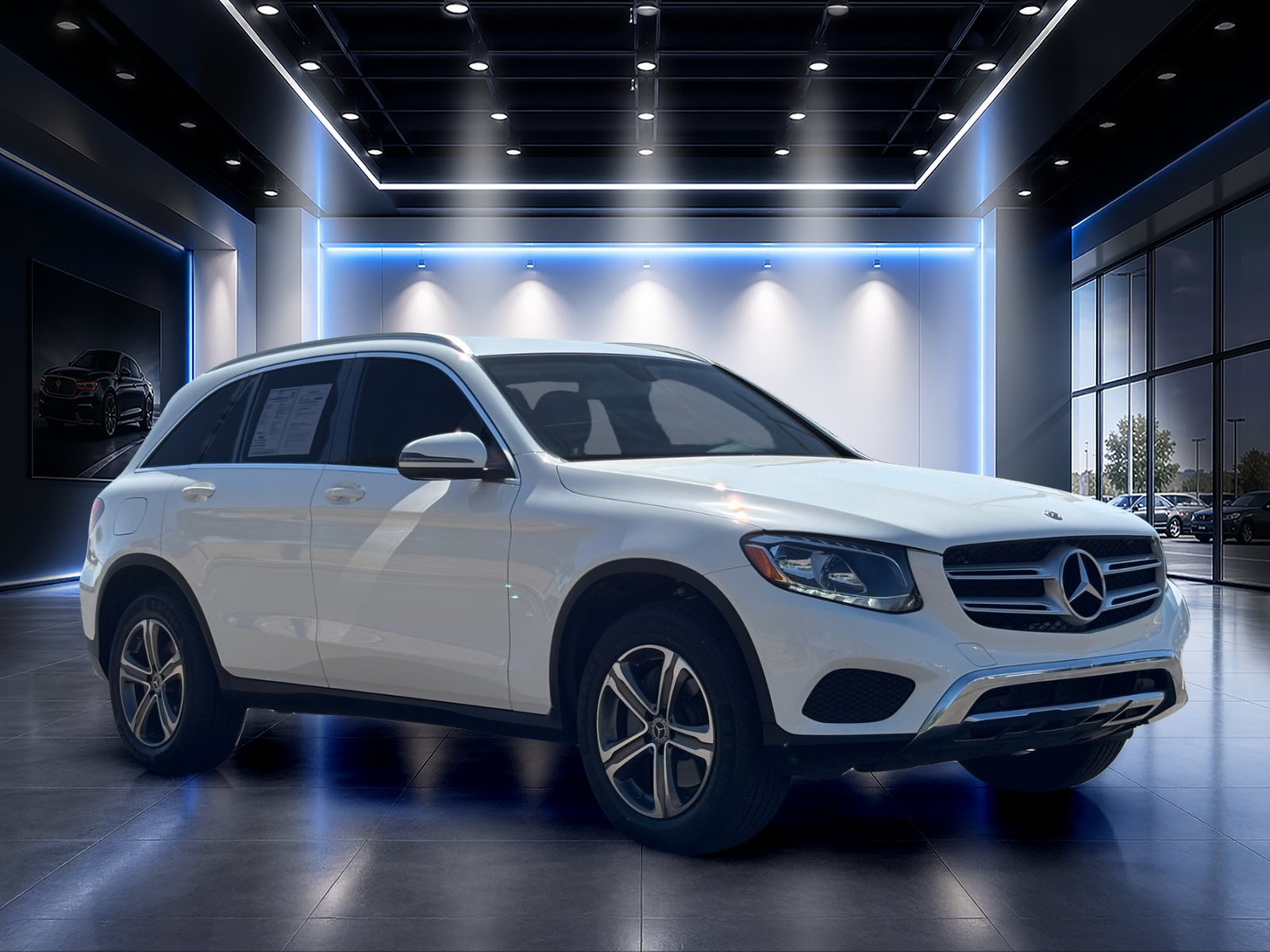 Used 2019 Mercedes-Benz GLC 300 image 2