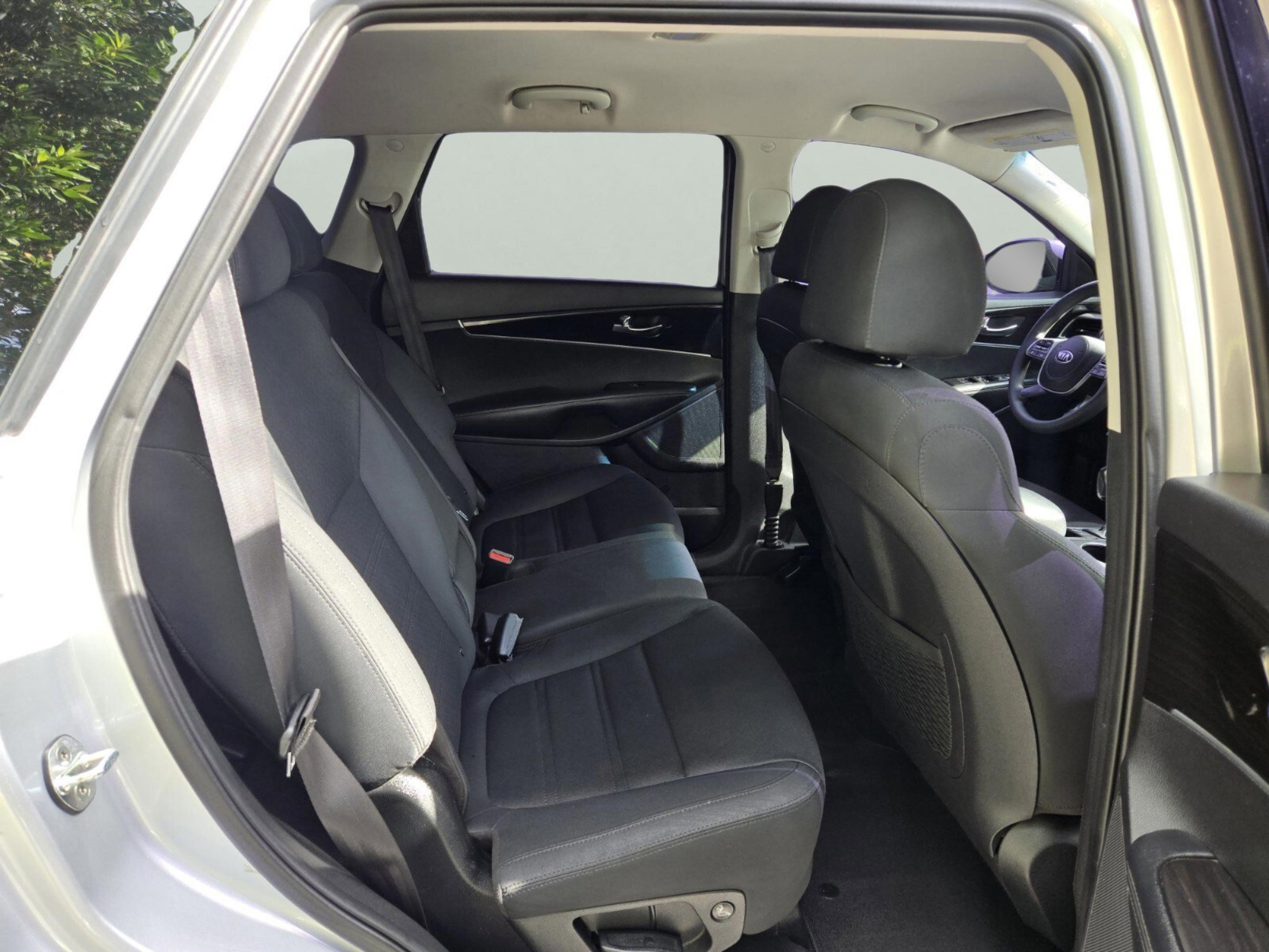 Used 2020 Kia Sorento FWD V6 image 16