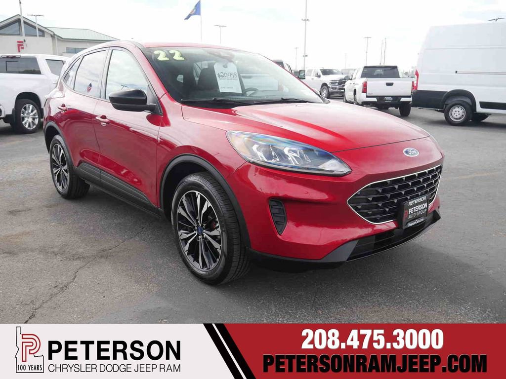 Used 2022 Ford Escape SE w/ SE Sport Appearance Package image 1
