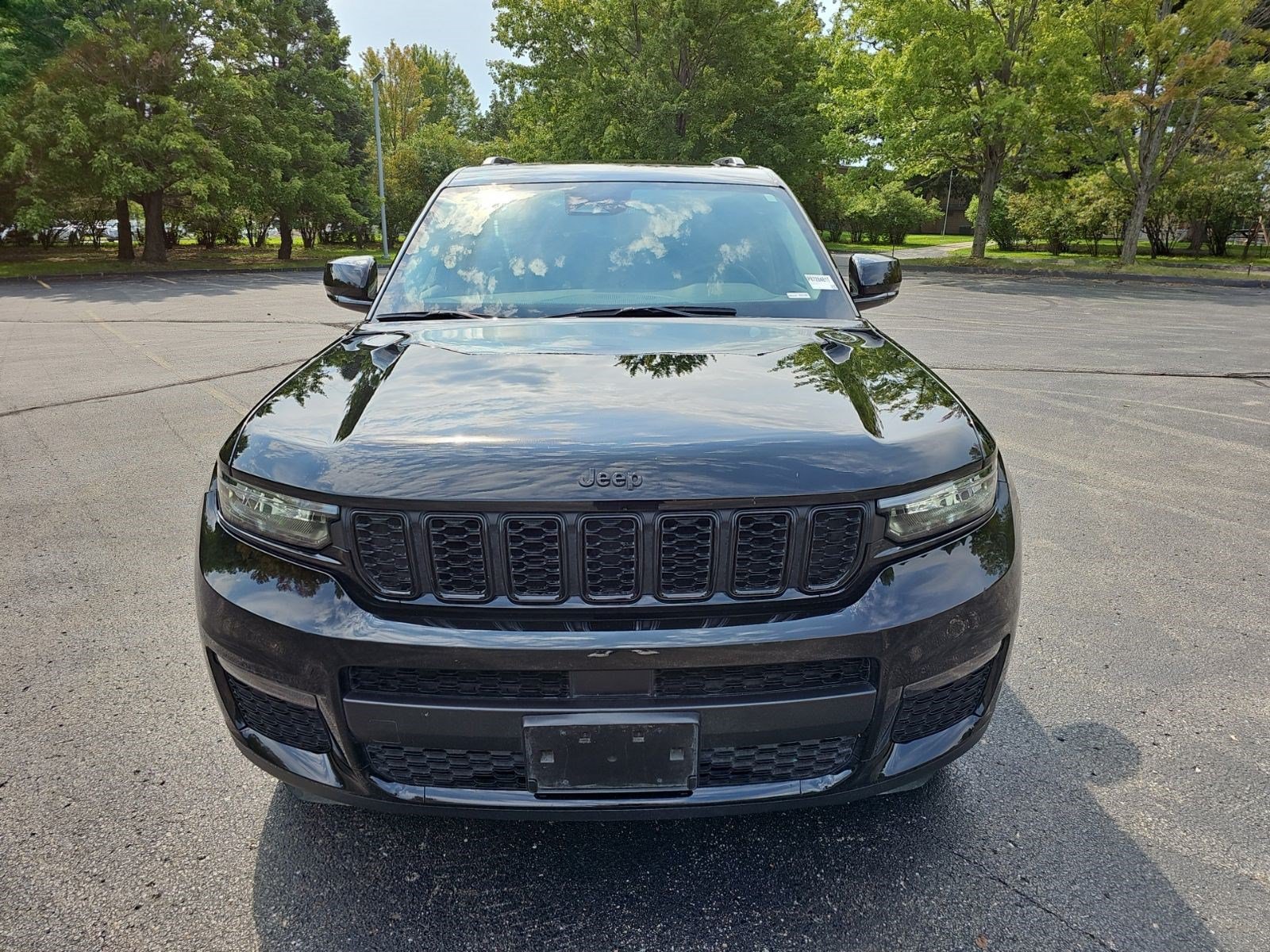 Used 2023 Jeep Grand Cherokee L Limited w/ Black Appearance Package AWD/4WD image 9