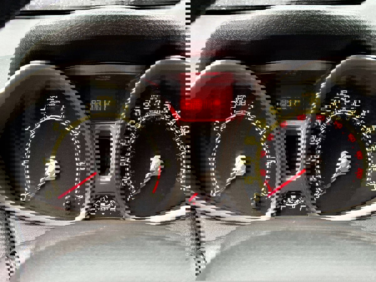 Used 2013 Ford Fiesta SE image 12