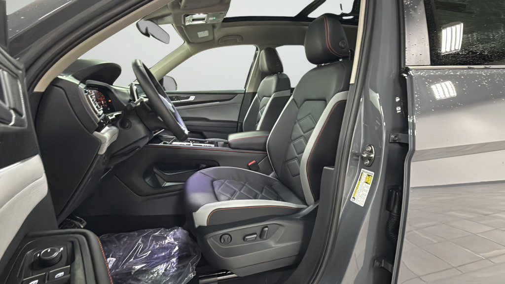 New 2026 Volkswagen Atlas Peak Edition AWD/4WD image 16