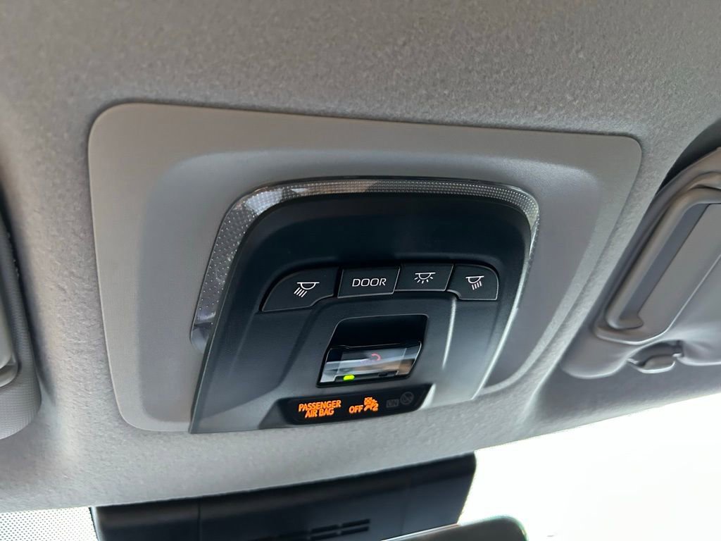 Used 2024 Toyota Corolla Cross LE image 28