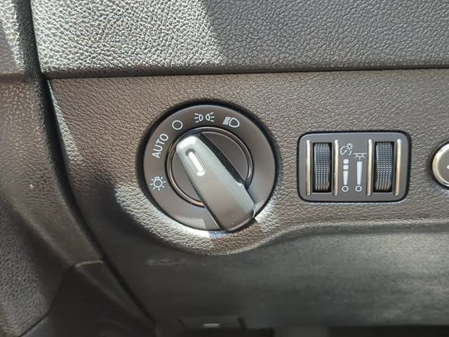 Used 2023 Dodge Charger R/T w/ Harman/Kardon Audio Group RWD image 28
