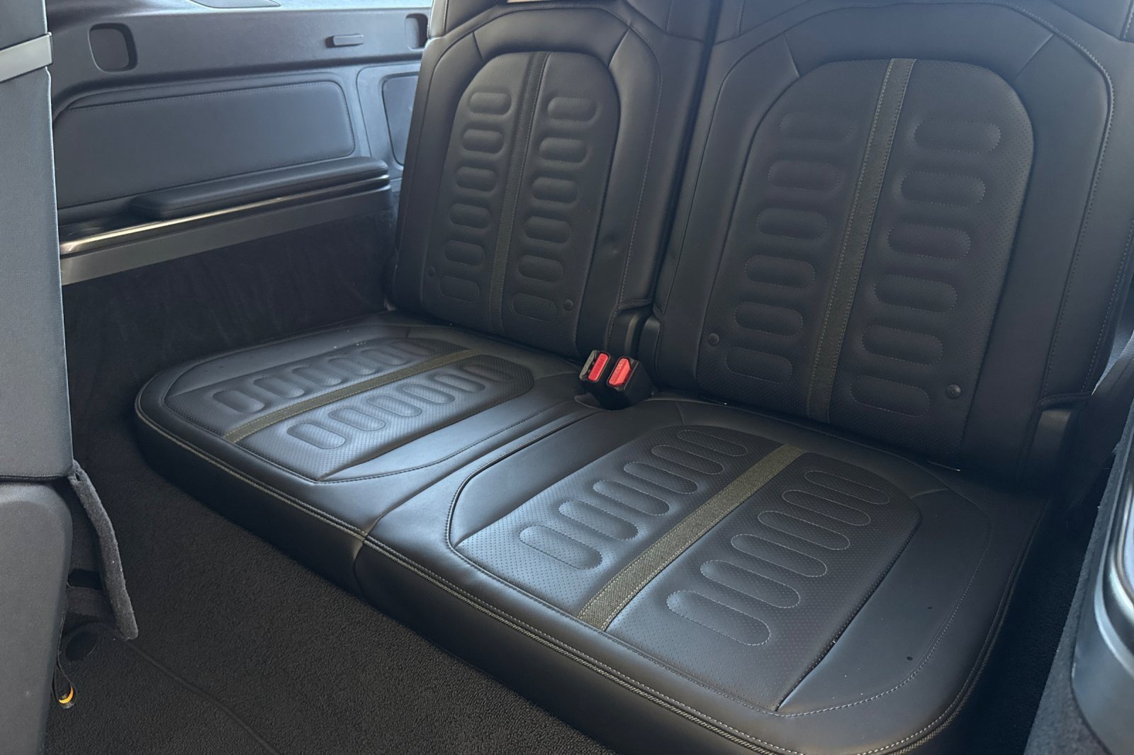 Used 2024 Rivian R1S Adventure AWD/4WD image 14