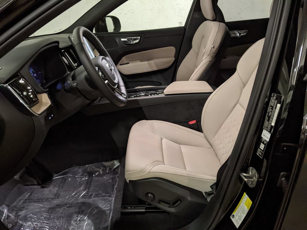 New 2026 Volvo XC60 T8 Plus w/ Protection Package Premier AWD/4WD image 11