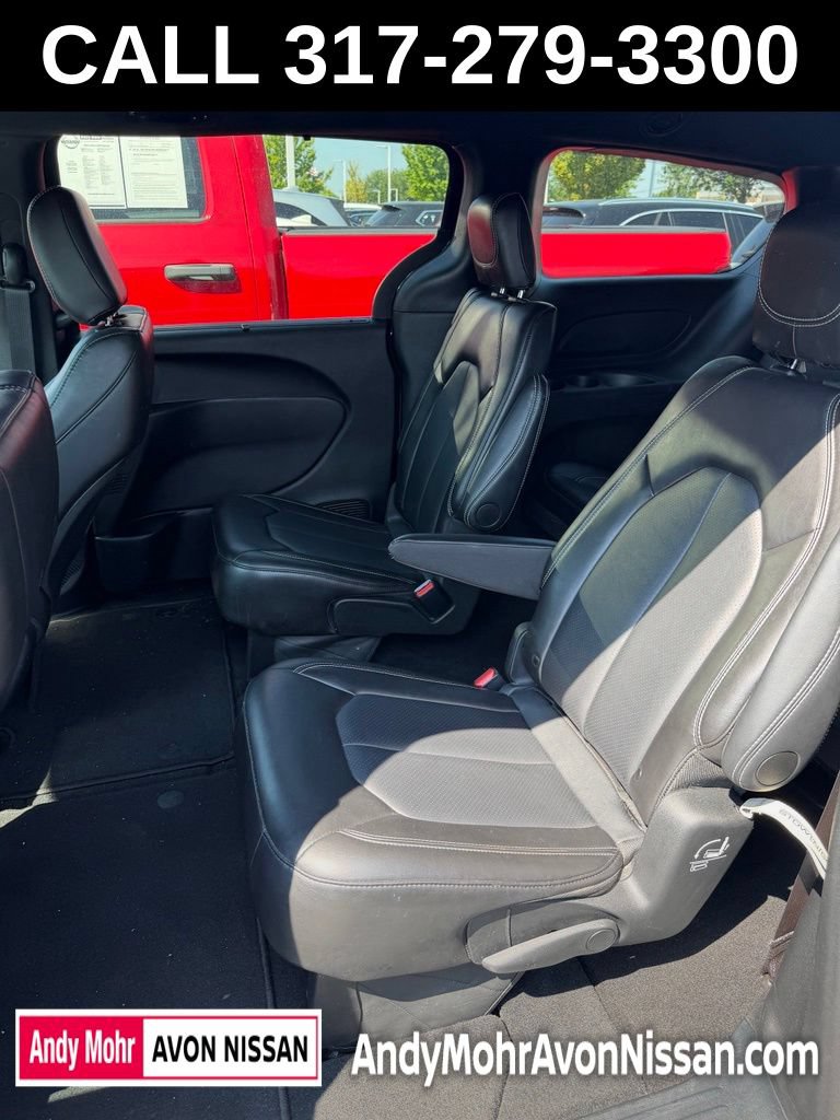 Used 2025 Chrysler Pacifica Select FWD image 7