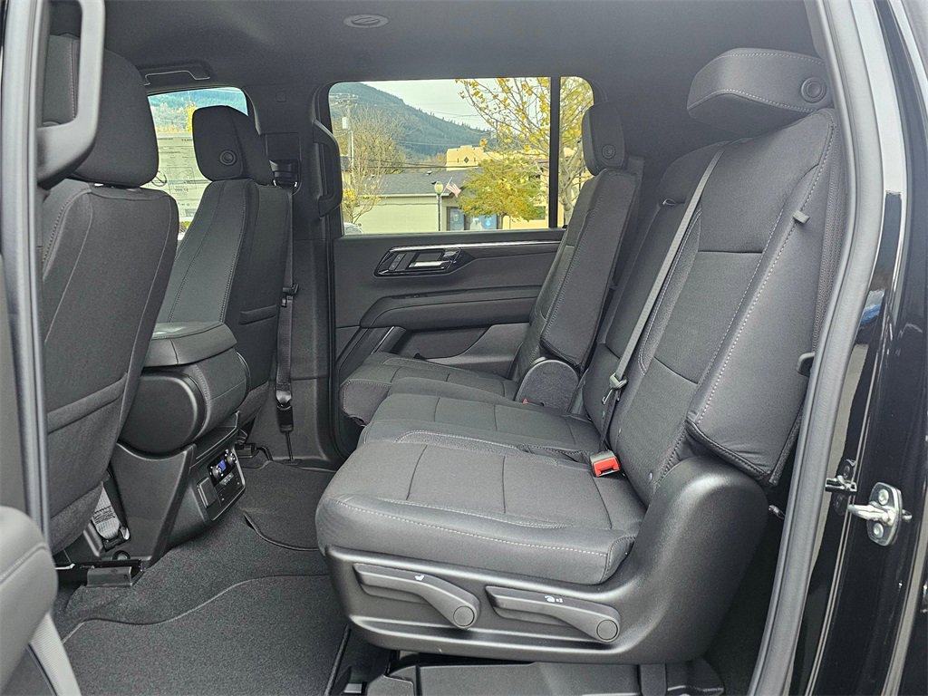 New 2026 Chevrolet Suburban LS image 19