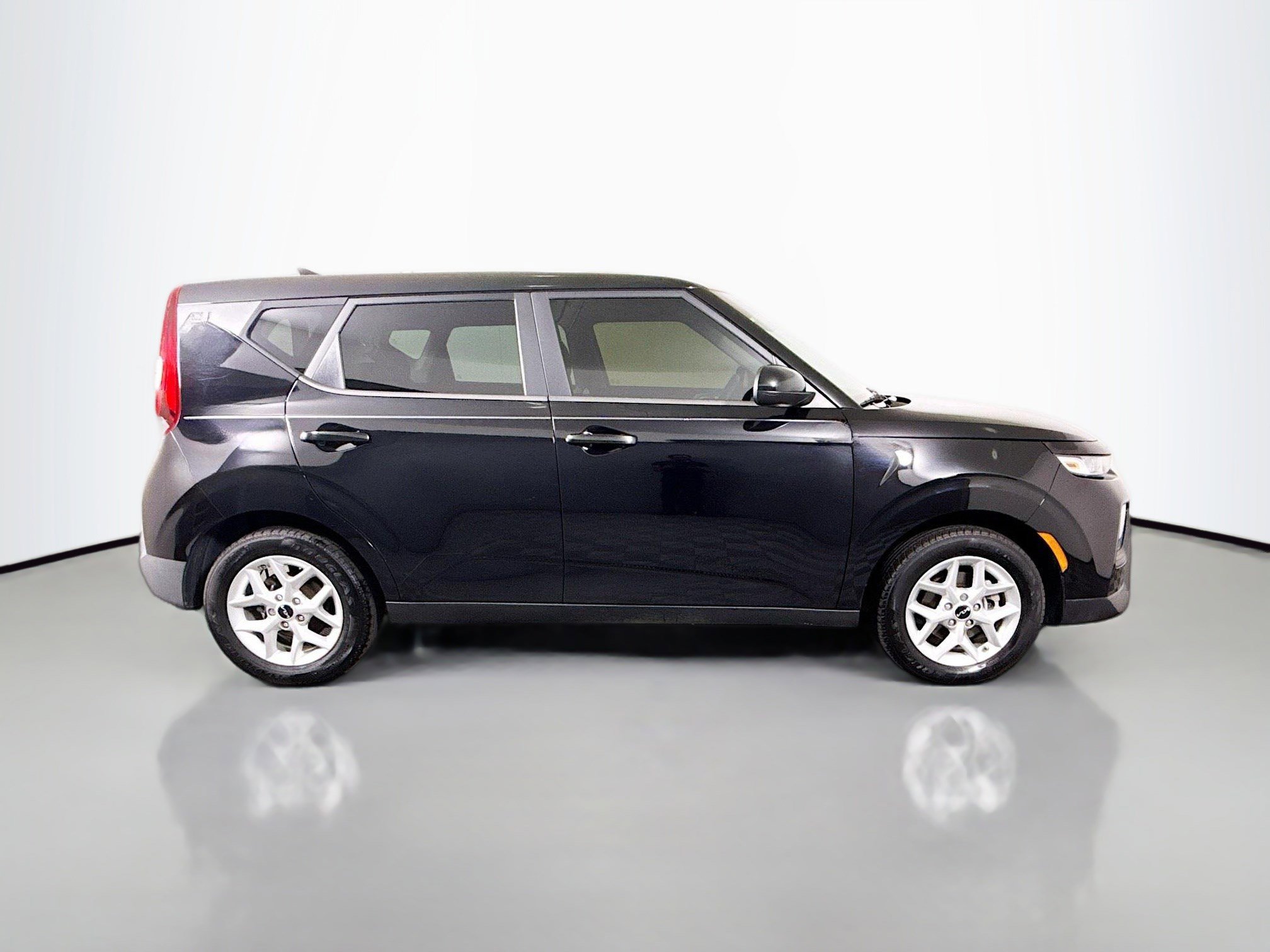 Used 2022 Kia Soul LX w/ Technology Package image 11