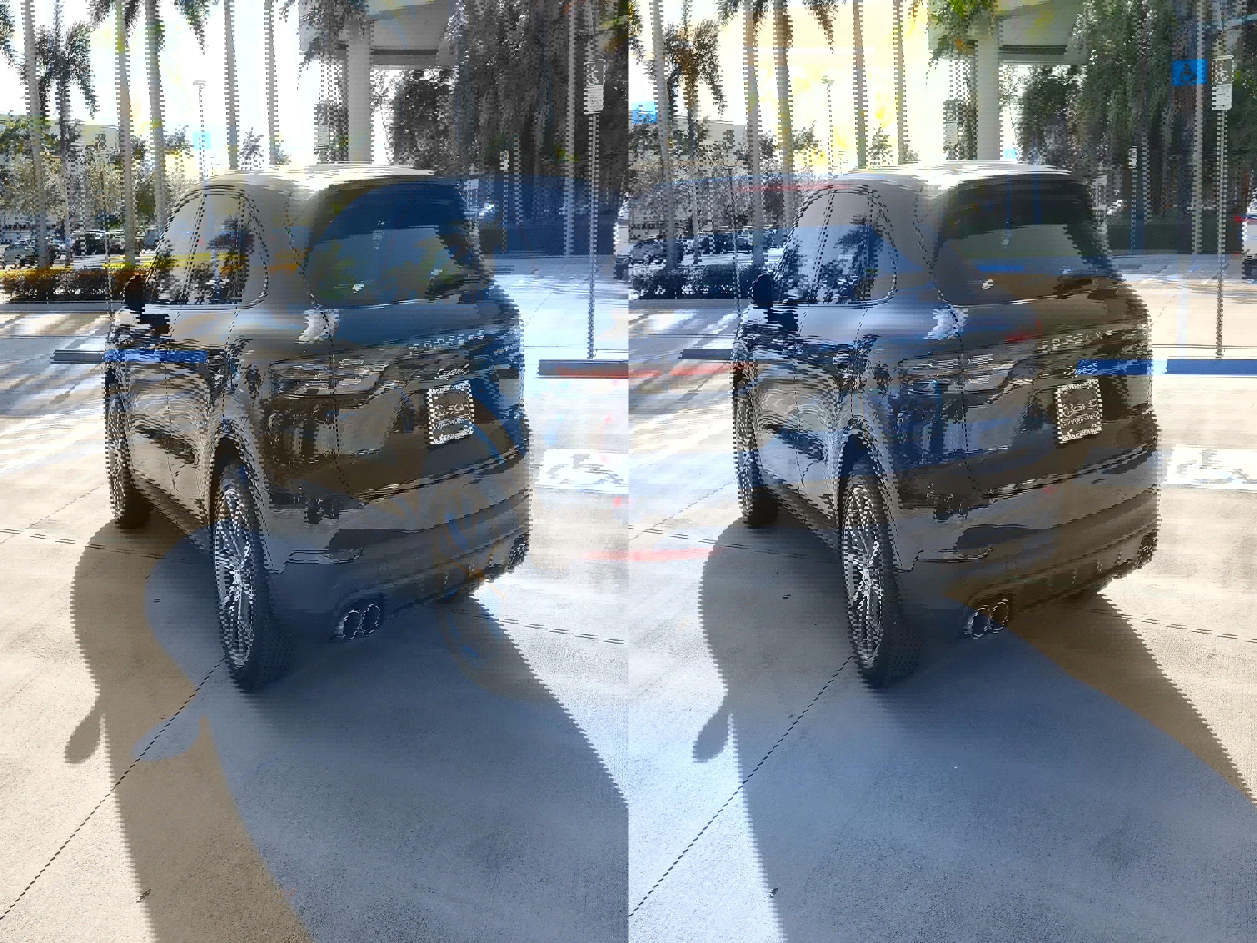 Used 2022 Porsche Cayenne S image 8