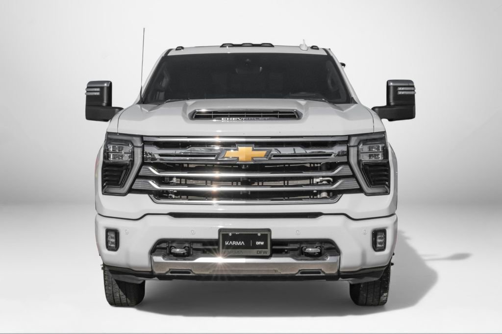 Used 2024 Chevrolet Silverado 3500 High Country w/ High Country Premium Package image 3