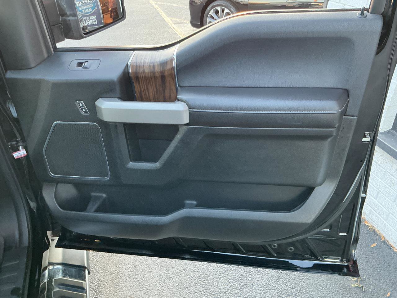 Used 2018 Ford F150 Lariat w/ Max Trailer Tow Package image 24