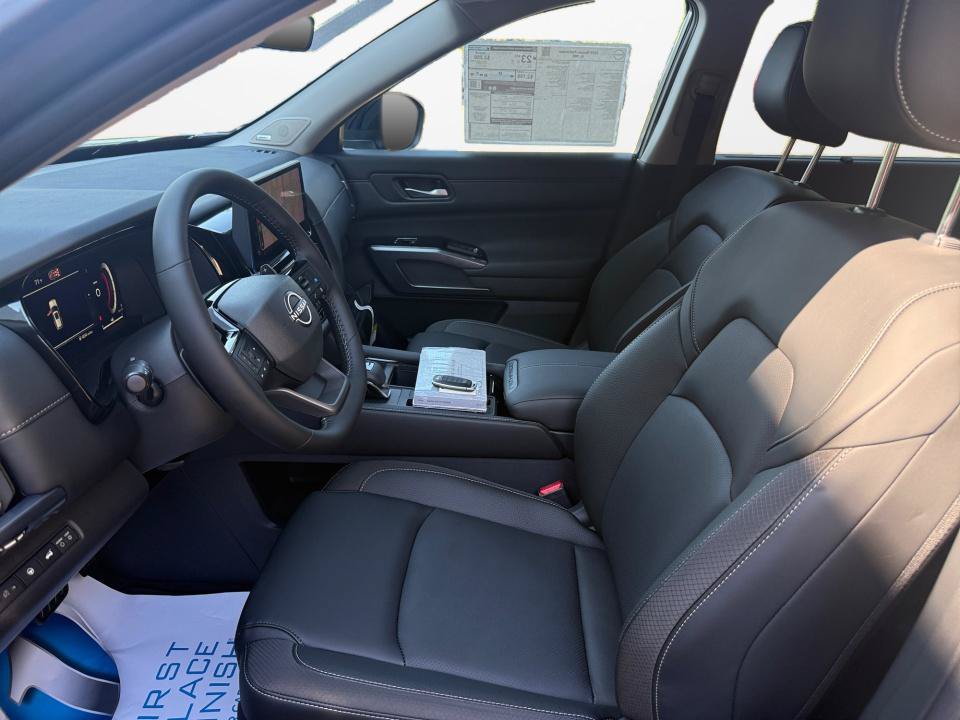 New 2026 Nissan Pathfinder SL w/ SL Premium Package FWD image 9