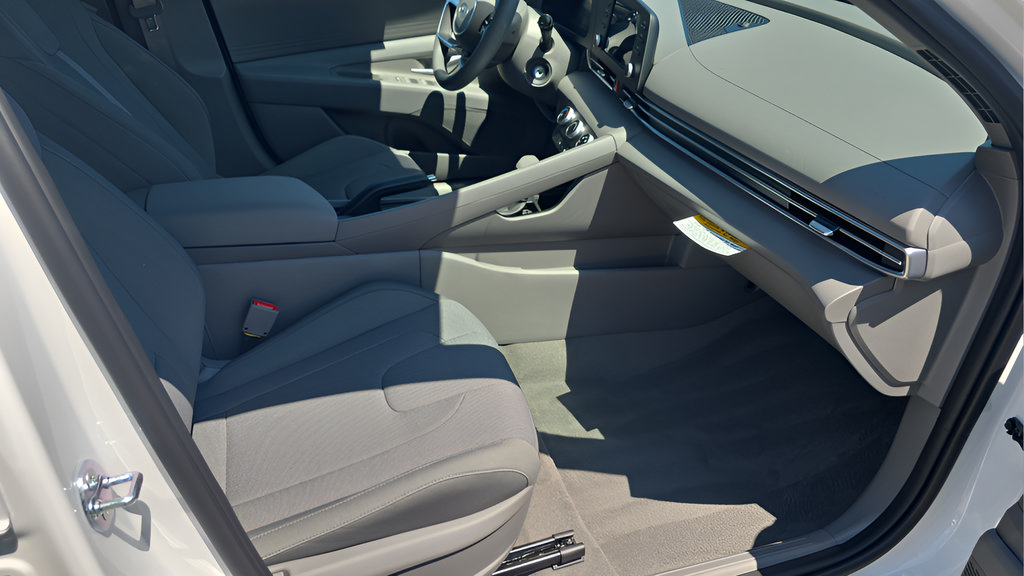 New 2026 Hyundai Elantra SE FWD image 13