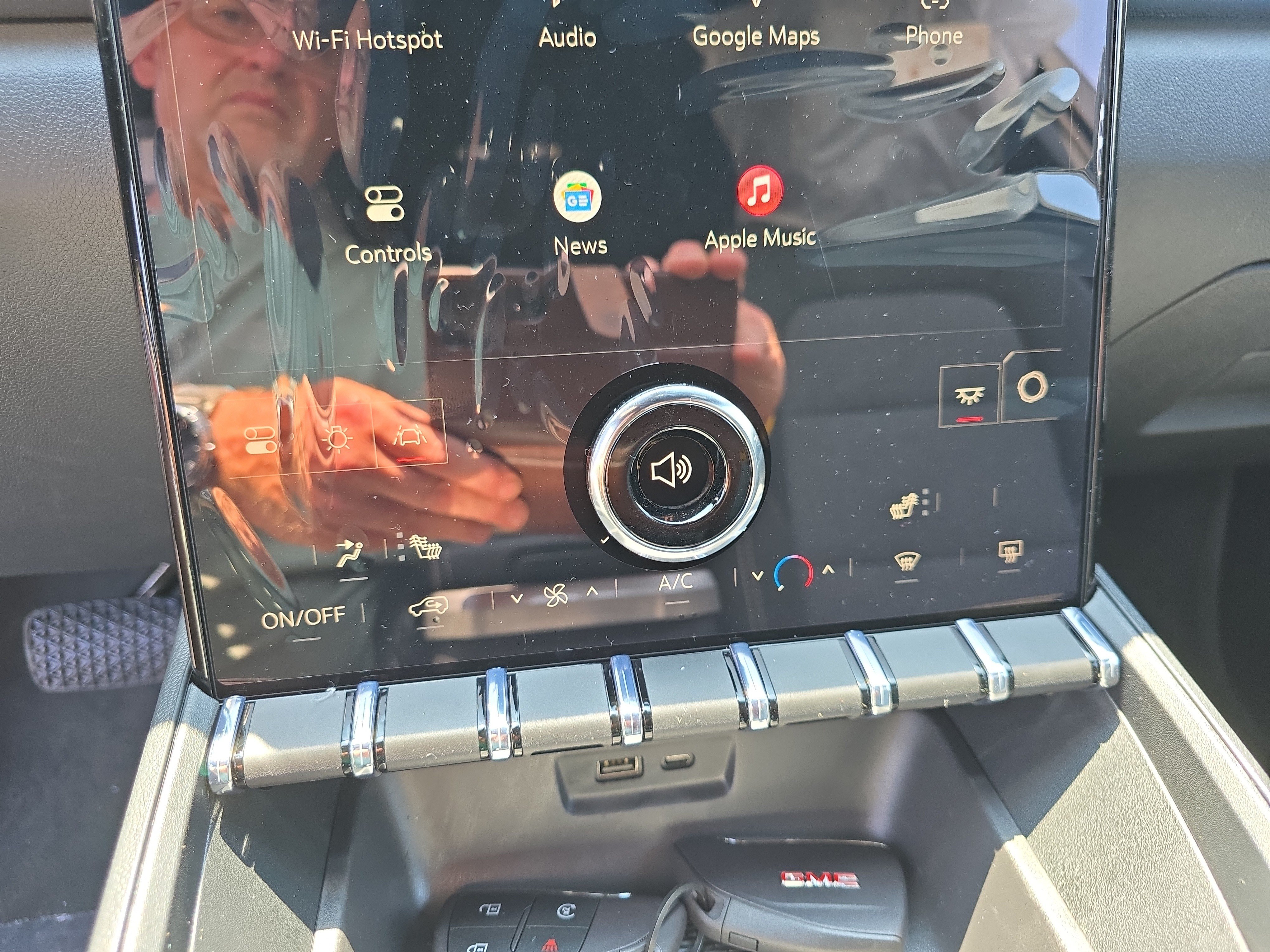 New 2027 GMC Terrain Elevation w/ LPO, Floor Liner Package FWD image 26