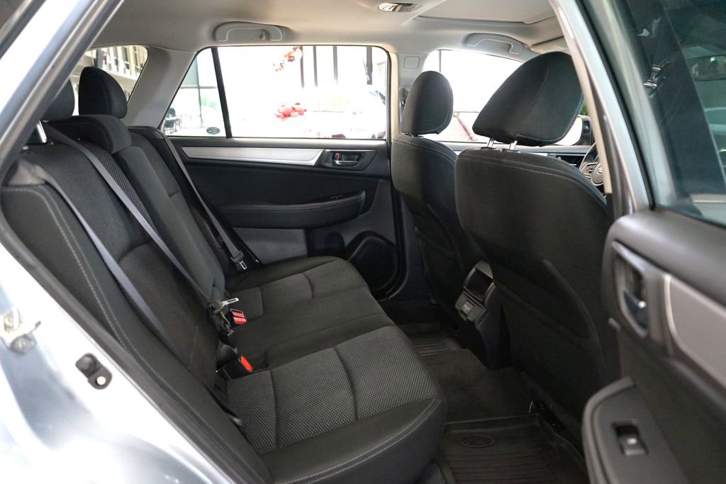 Used 2018 Subaru Outback 2.5i Premium image 13