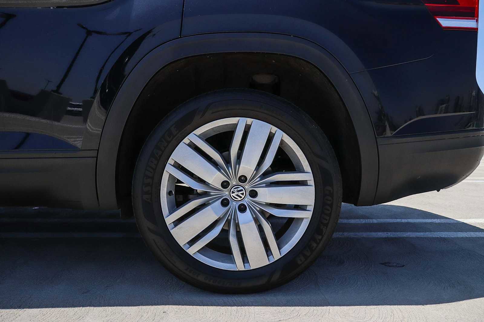 Used 2019 Volkswagen Atlas SE w/ Panoramic Sunroof Package AWD/4WD image 10