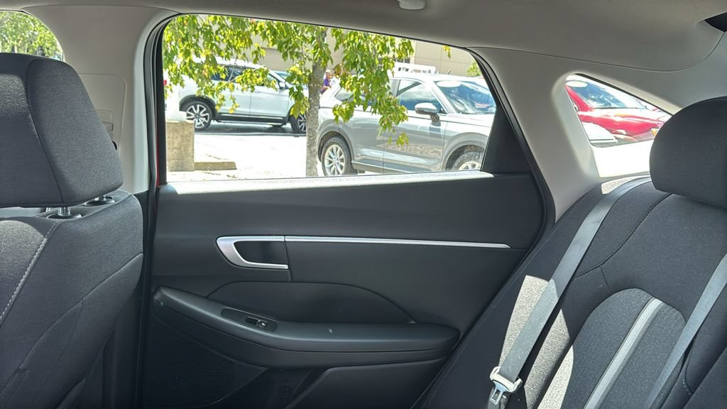 Used 2025 Hyundai Sonata SEL FWD image 27