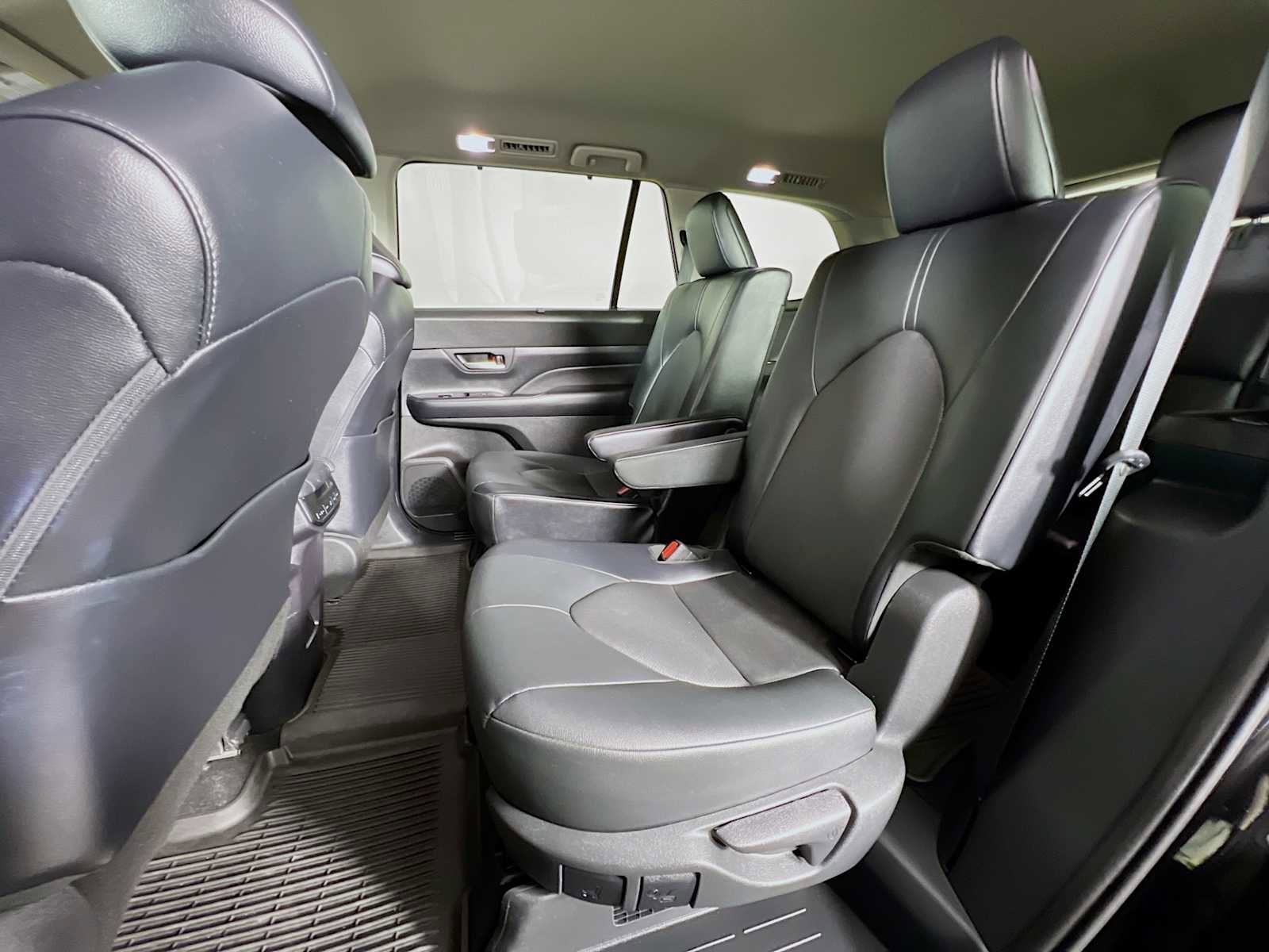 Used 2024 Toyota Grand Highlander XLE image 23