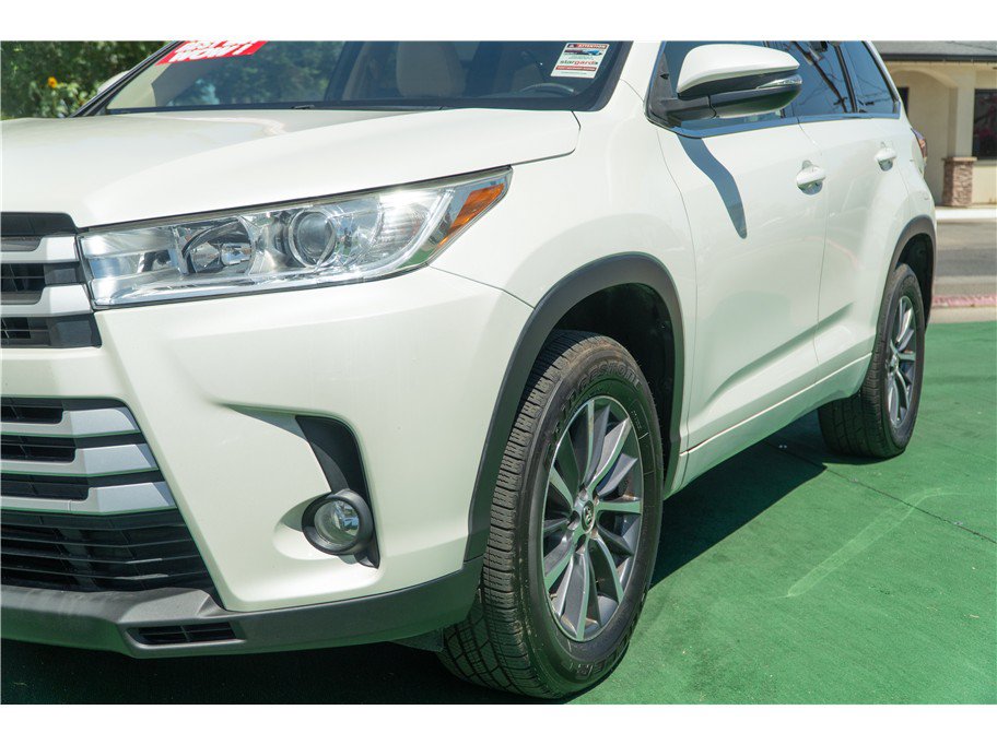 Used 2017 Toyota Highlander XLE FWD image 22