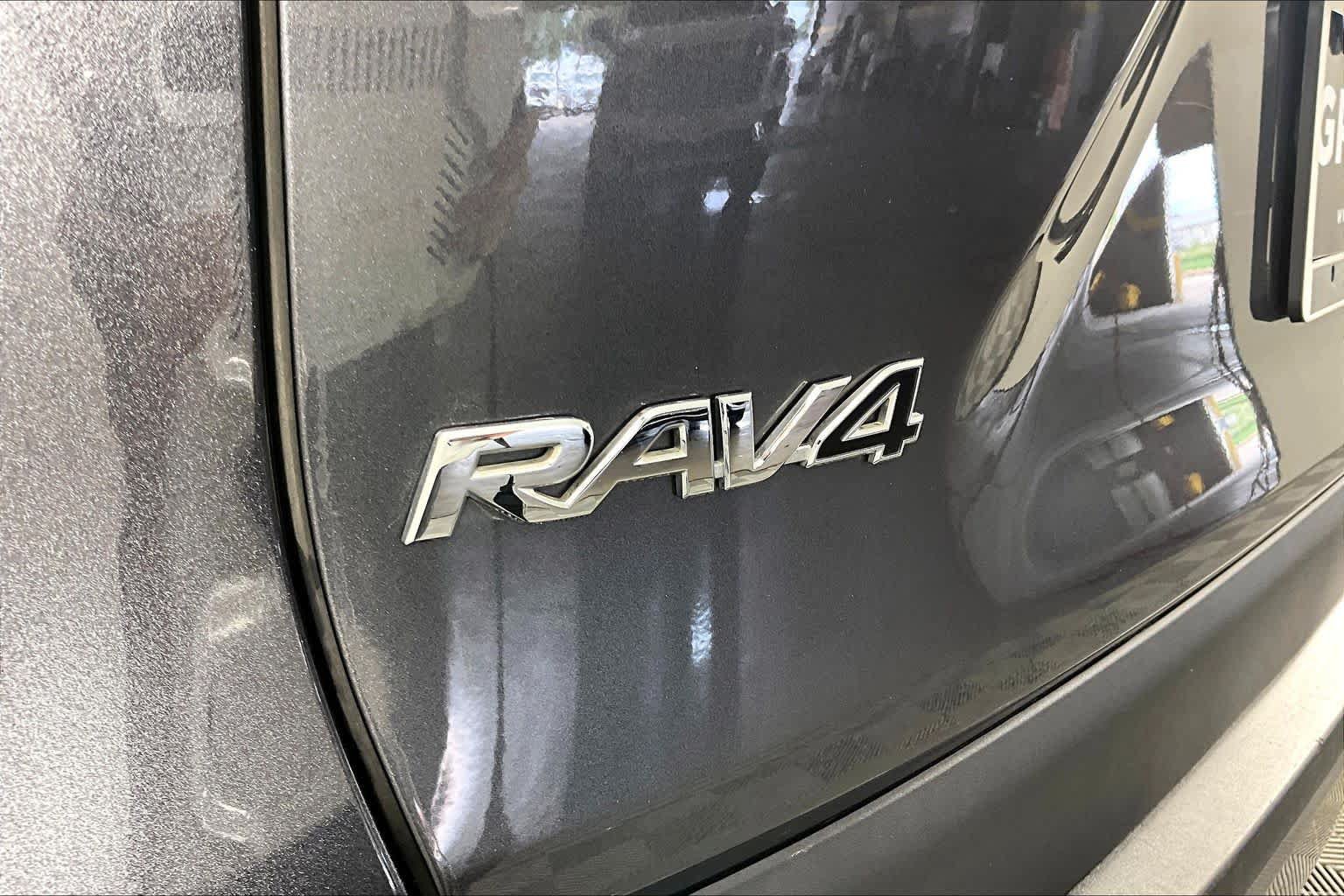 Used 2023 Toyota RAV4 Limited FWD image 30