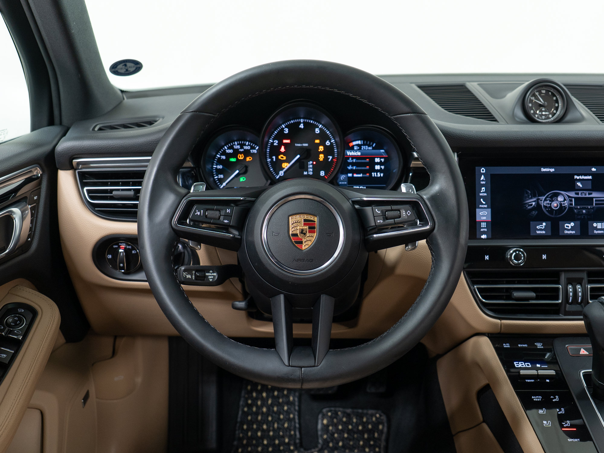 Certified 2022 Porsche Macan AWD/4WD image 20