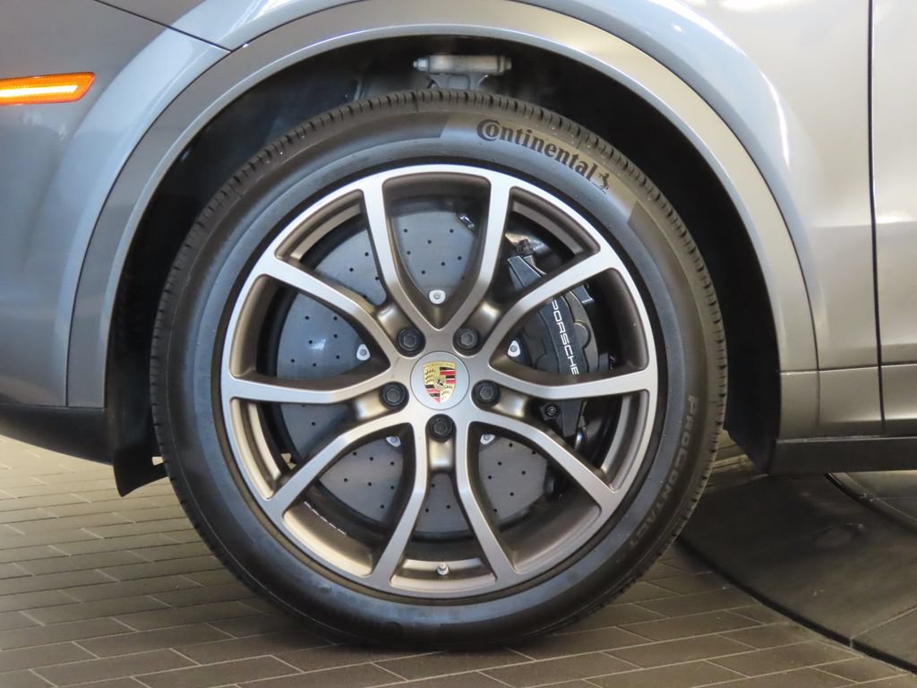 Certified 2023 Porsche Cayenne Turbo S AWD/4WD image 11