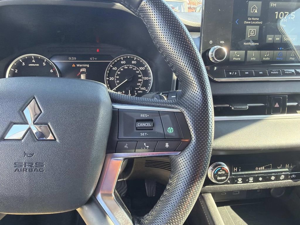 Used 2024 Mitsubishi Outlander SE image 28